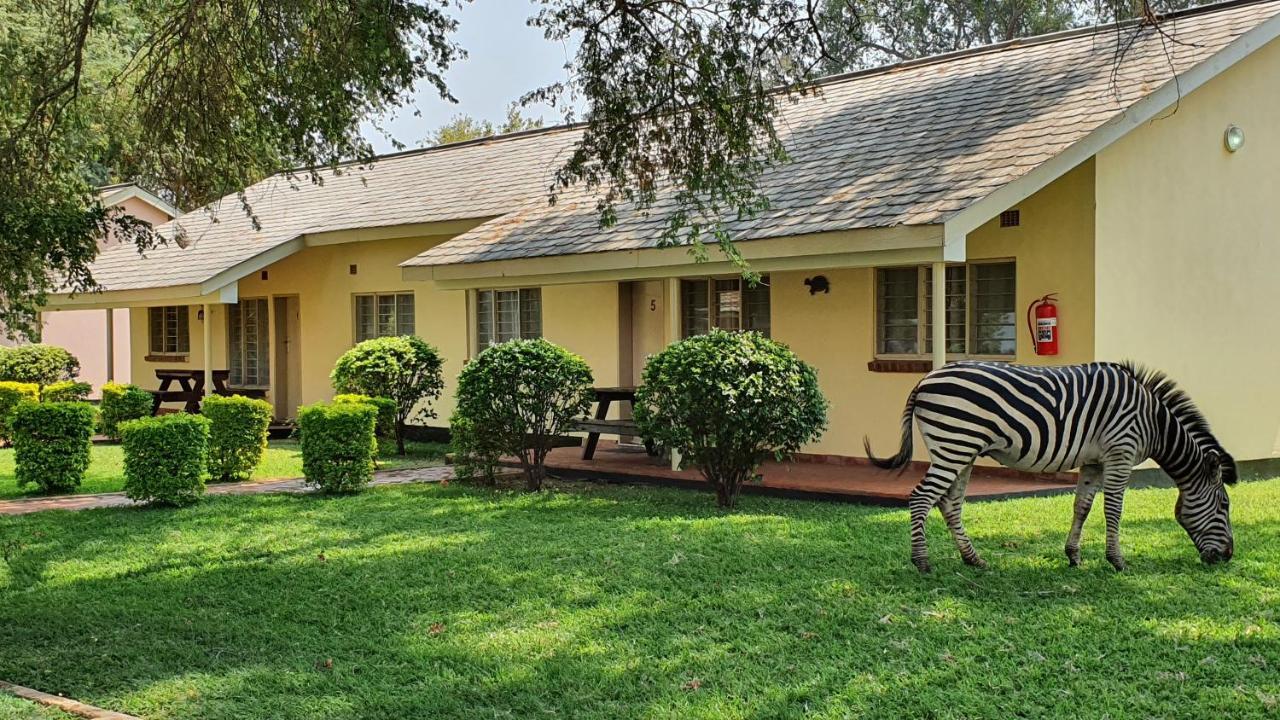 ליבינגסטון Victoria Apartments מראה חיצוני תמונה