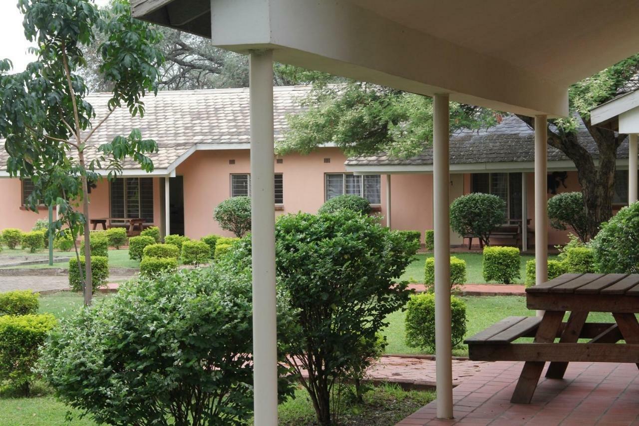 ליבינגסטון Victoria Apartments מראה חיצוני תמונה